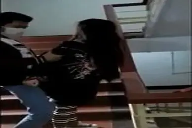 Edan ML di Tangga Kampus