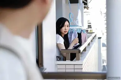 Rayuan dari tetangga saya membuat saya tidak bisa menolak